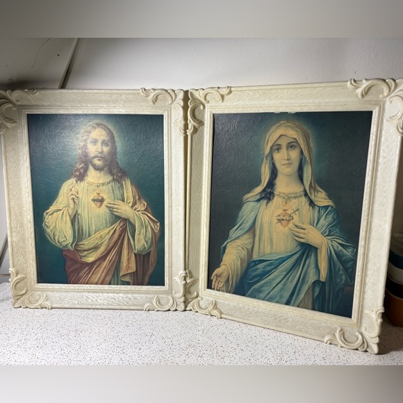 Vintage / religious Other - 2 identical plastic frames with prints of Jesus and Mary religious art